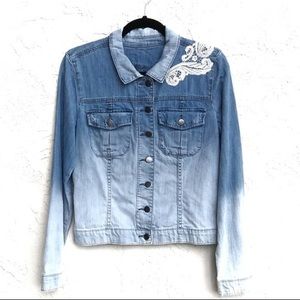 Kut from the Kloth Amelia Ombré Denim Jacket w/ White Embroidery size M